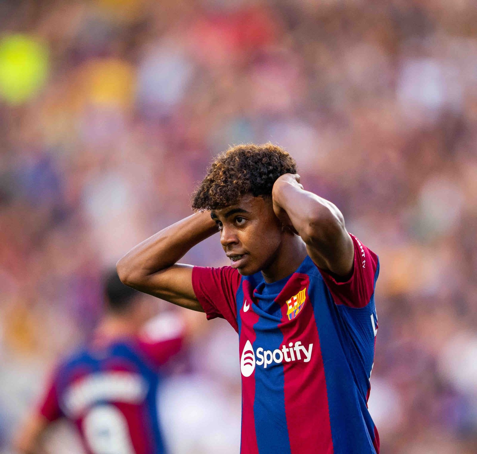 لامين يامال مهاجم برشلونة في مباراة فريقه أمام قادش بالدوري الإسباني - 20 أغسطس 2023