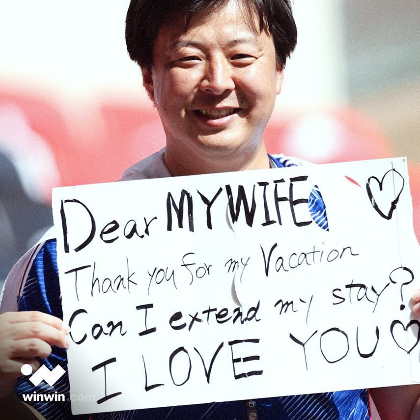 ياباني يشكر زوجته 