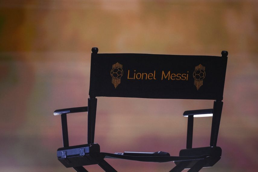 المقعد المخصص للأرجنتيني ليونيل ميسي بعد فوزه بالكرة الذهبية في 2021