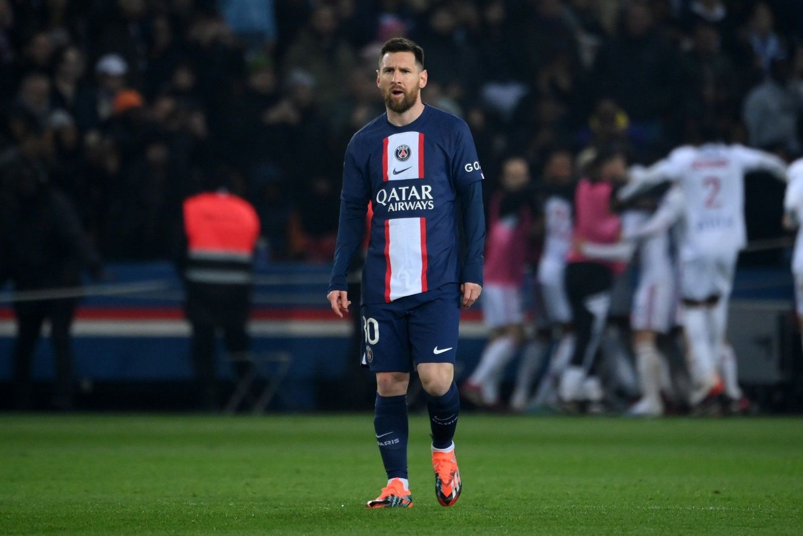 ليونيل ميسي لاعب باريس سان جيرمان خلال مواجهة ليون في الدوري الفرنسي - 3 أبريل 2023