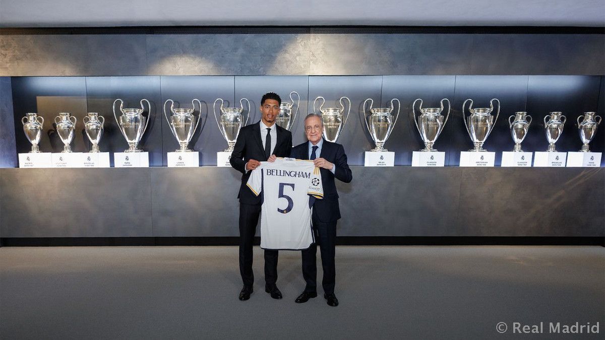 رئيس ريال مدريد فلورنتينو بيريز وجود بيلينغهام يحملان الرقم 5 - 15 يونيو 2023