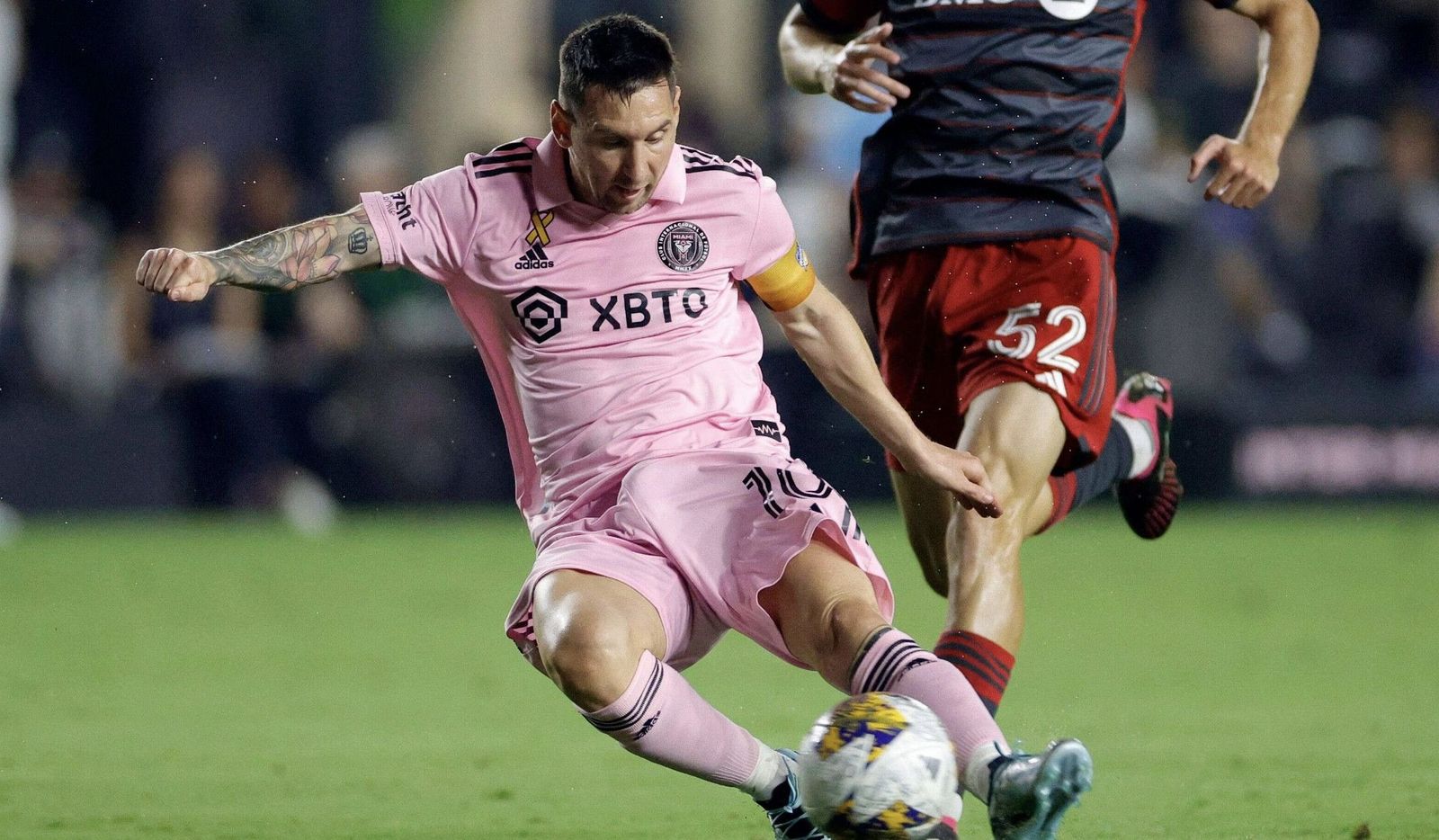 تسديدة ميسي في مباراة إنتر ميامي وتورونتو بدوري MLS الأميركي 21-9-2023