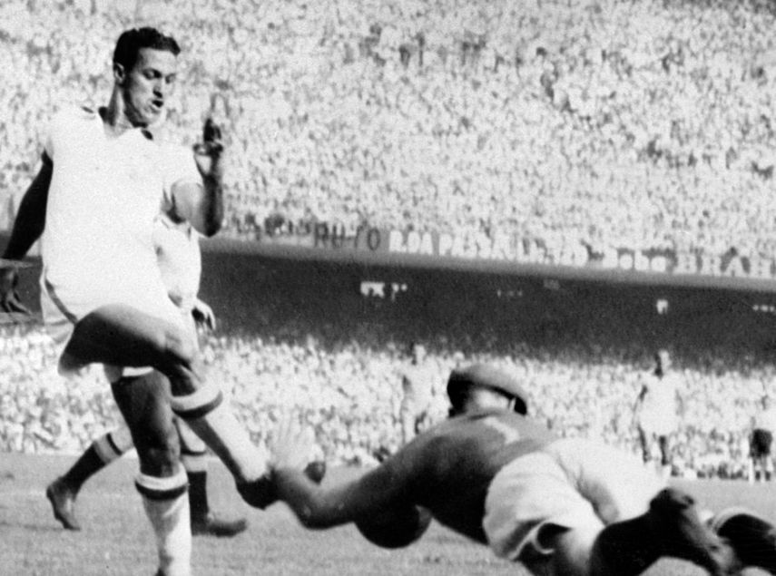 هدف افتتاح كأس العالم 1950 للاعب البرازيلي أديمير أمام المكسيك