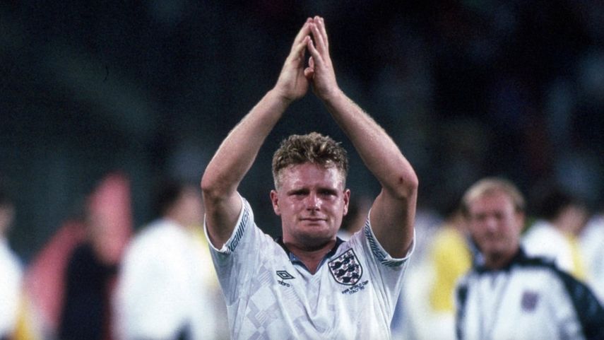 بكاء بول جاسكوين بعد خروج إنجلترا من مونديال 1990 أمام ألمانيا بركلات الجزاء