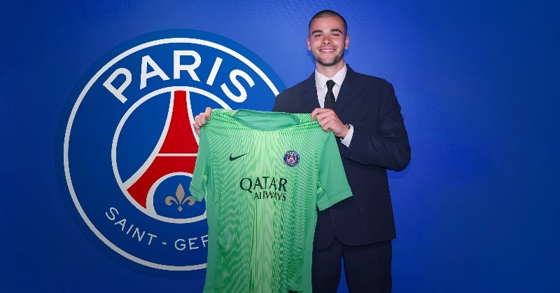 لوكاس شوفالييه خلال الإعلان عن انضمامه إلى باريس سان جيرمان - 9 أغسطس 2025