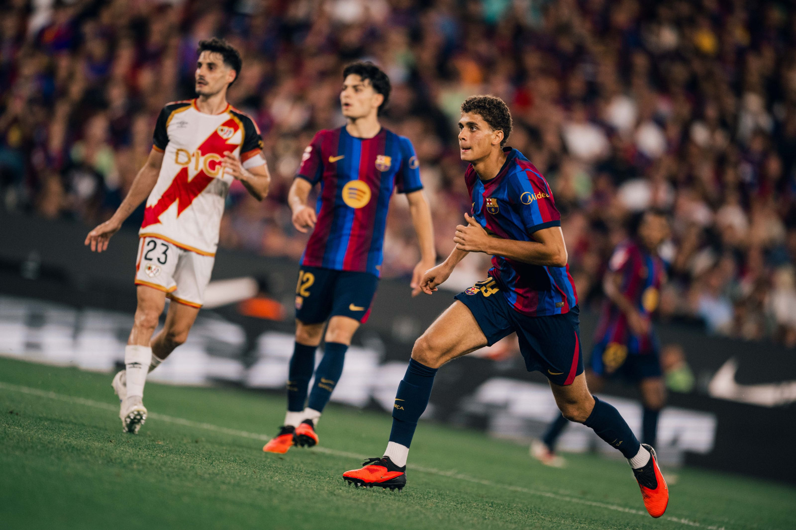 حمزة عبد الكريم خلال مباراة بين برشلونة ورايو فايكانو - 31 أغسطس 2026