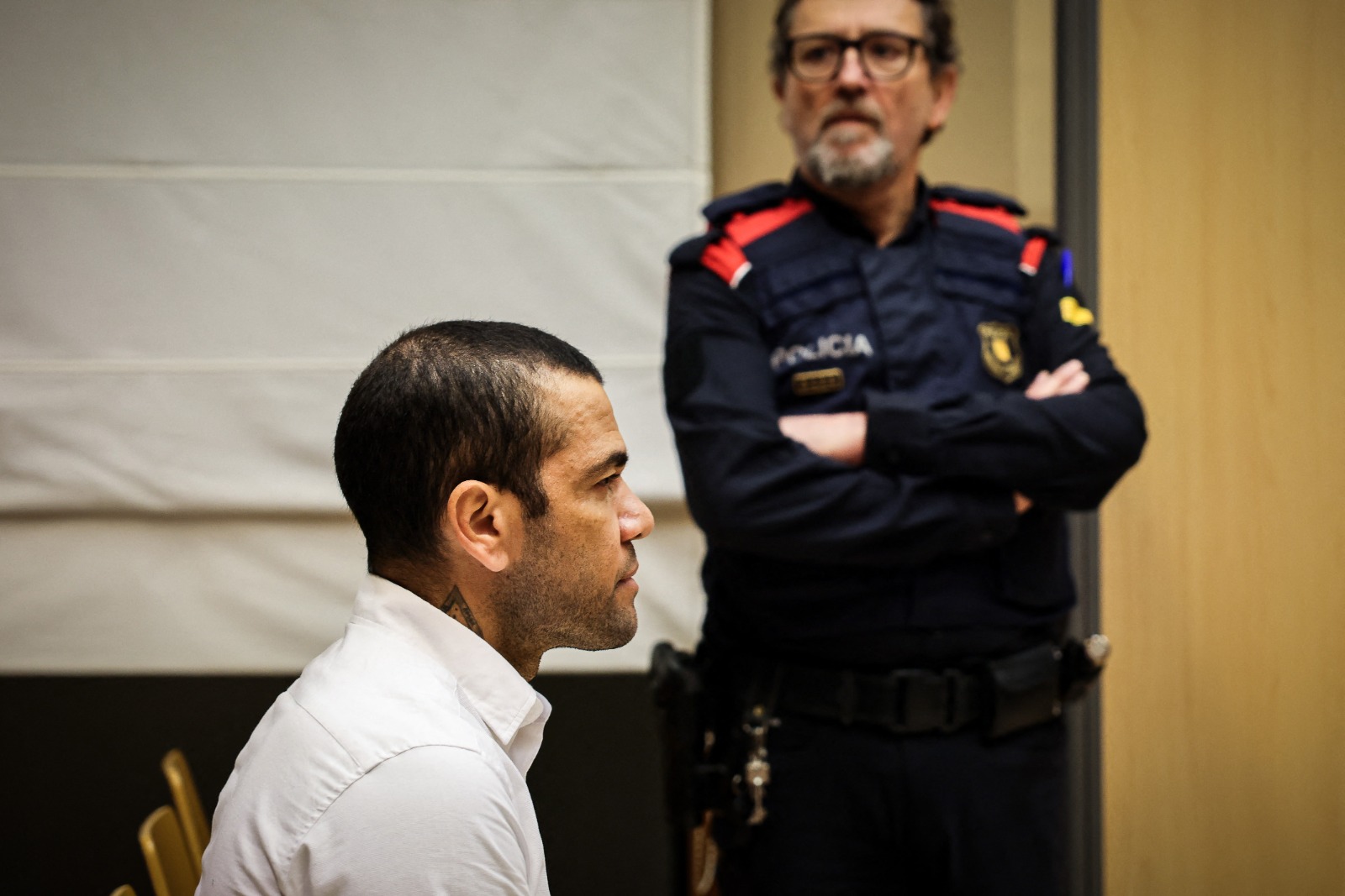 المدافع البرازيلي السابق داني ألفيس خلال محاكمته في برشلونة - 05 فبراير 2024