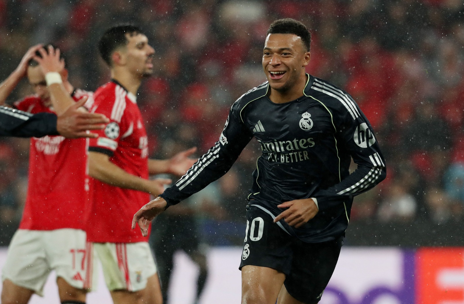 كيليان مبابي يحتفل بهدفه خلال مباراة بنفيكا وريال مدريد بدوري أبطال أوروبا - 28 يناير 2026