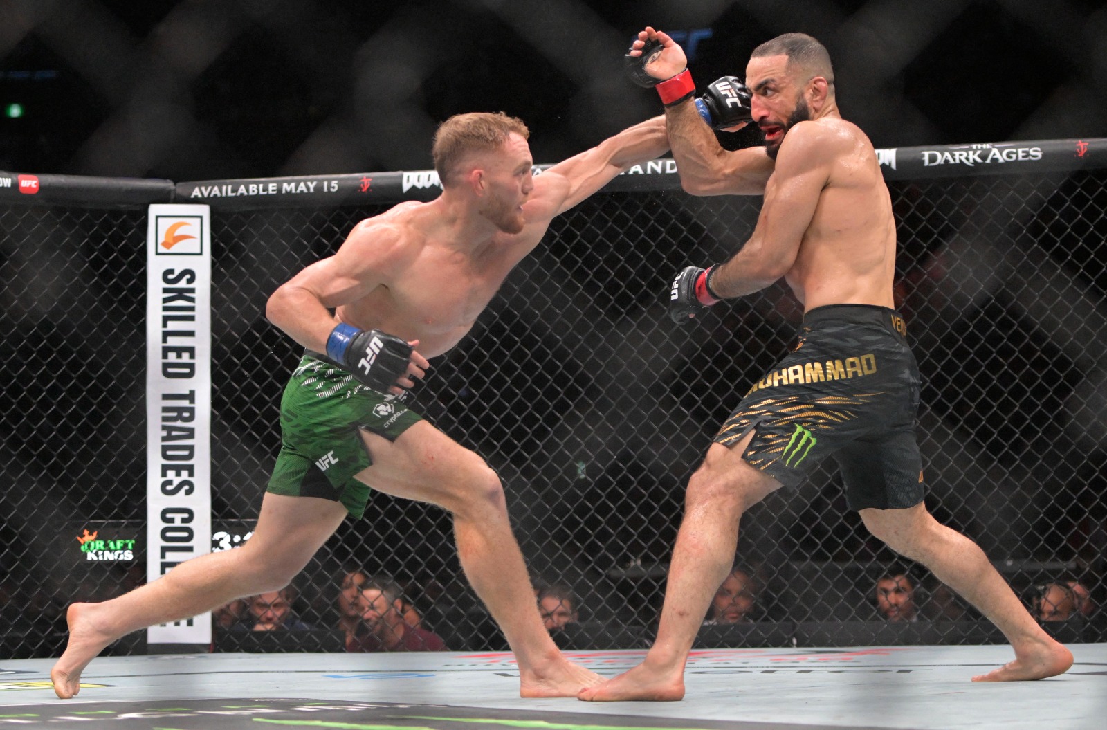 بلال محمد وجاك ديلا ماديلينا في نزالهما الأخير في كوبيك، كندا UFC 315 - 10 مايو 2025