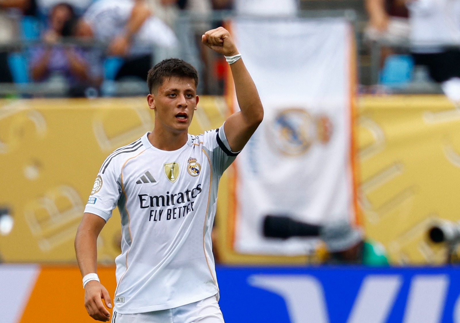 أردا غولر لاعب ريال مدريد يحتفل بهدفه في مرمى باتشوكا بكأس العالم للأندية - 22 يونيو 2025