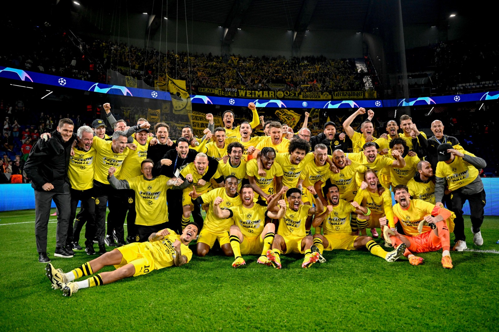 لاعبو بوروسيا دورتموند يحتفلون بعد الفوز على باريس سان جيرمان والتأهل إلى نهائي دوري أبطال أوروبا - 7 مايو 2024