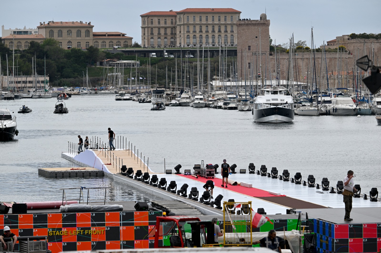 الرصيف الذي سيتم فيه استقبال الشعلة الأولمبية في ميناء مارسيليا - 8 مايو 2024