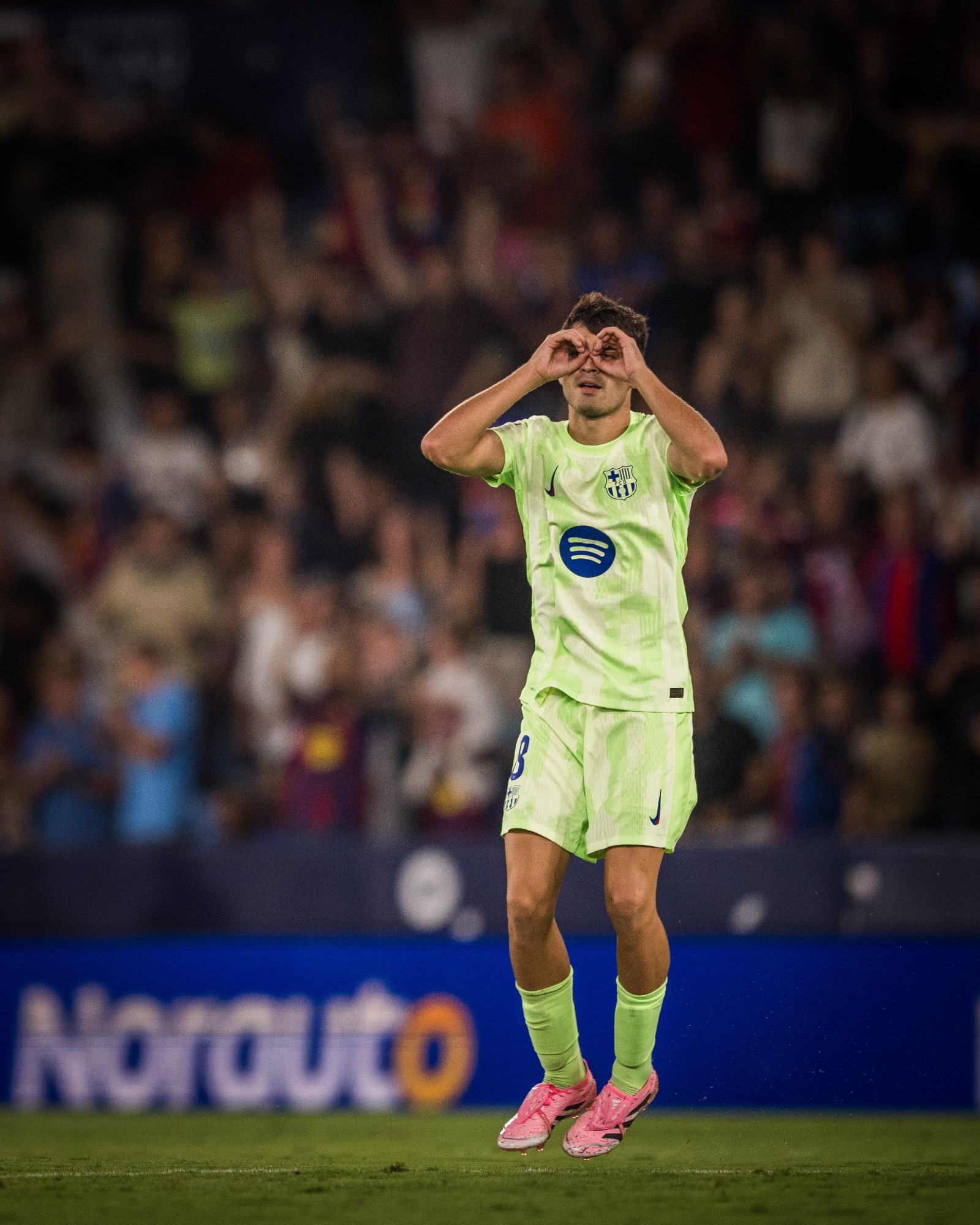 بيدري غونزاليس يحتفل بهدفه في مباراة برشلونة وليفانتي بالدوري الإسباني - 23 أغسطس 2025