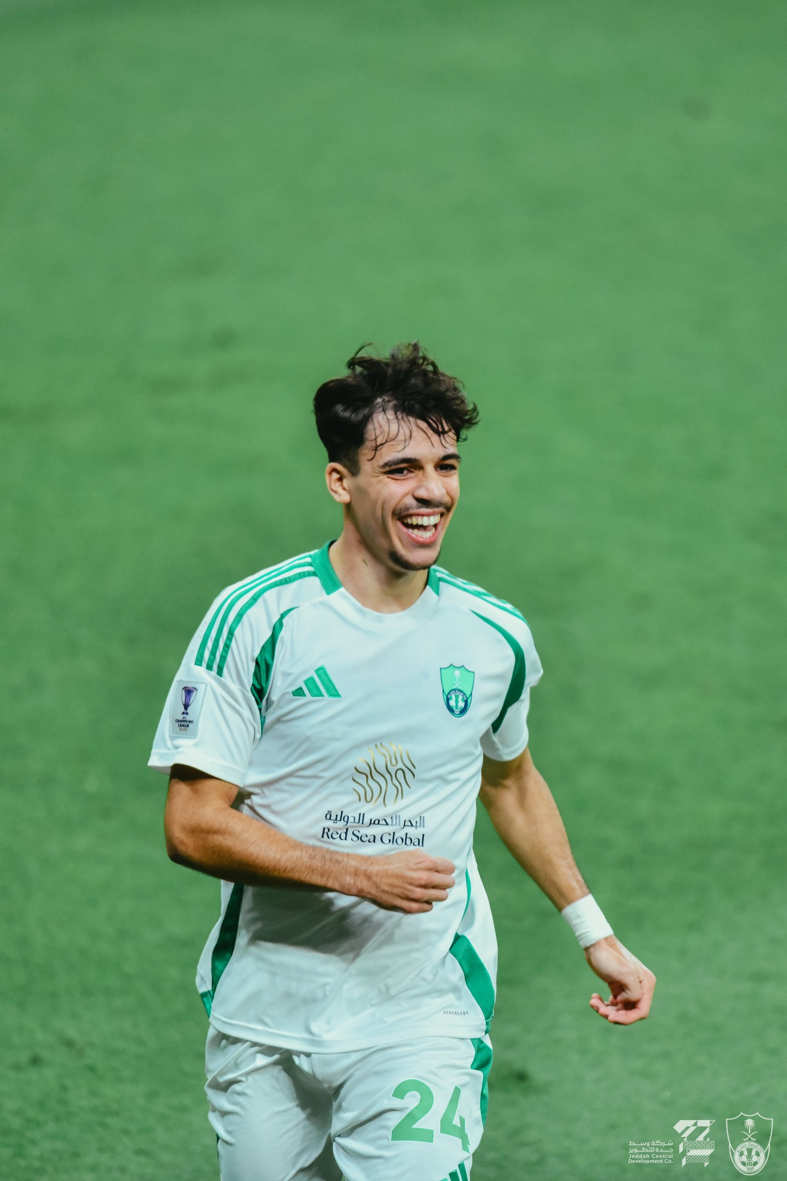 لاعب الأهلي السعودي غابري فيغا خلال مباراة الريان في دوري أبطال آسيا للنخبة - 21 أكتوبر 2024